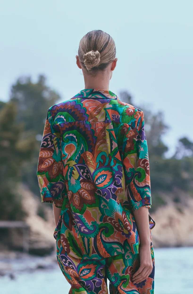 Chemise à manches courtes Athéna en coton et soie imprimée - Image 3