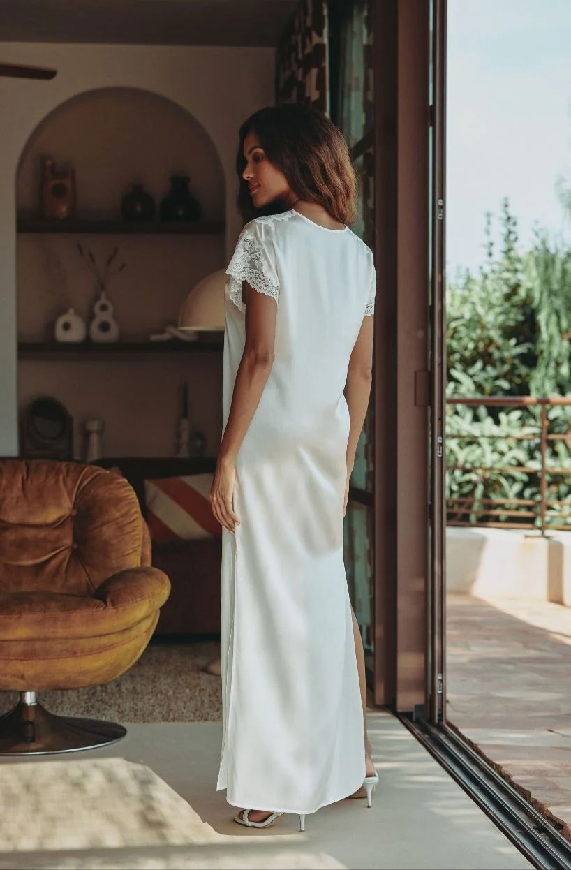 Chemise de nuit longue en soie et dentelle blanche Carmela - Image 2