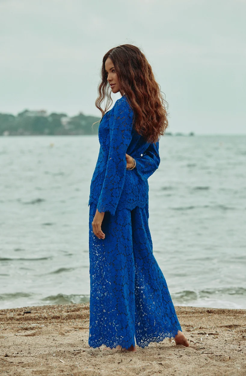 Chemise en dentelle bleue Céleste - Image 3