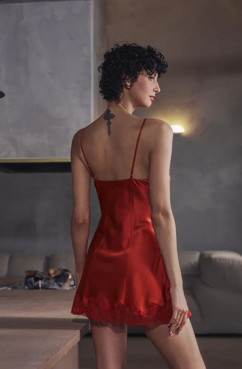 Nuisette Bonnie en satin et dentelle rouge - Image 4