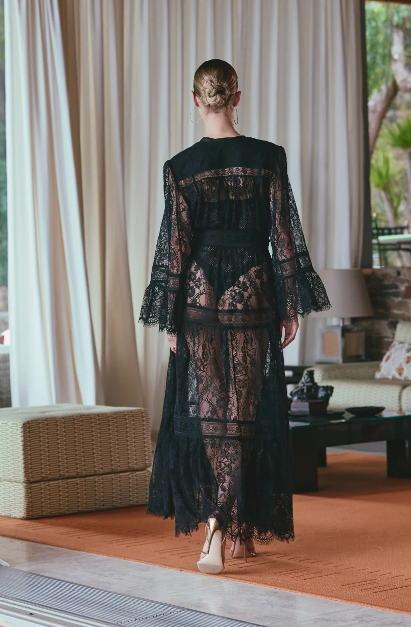 Déshabillé long romantique Angèle en dentelle noire - Image 3