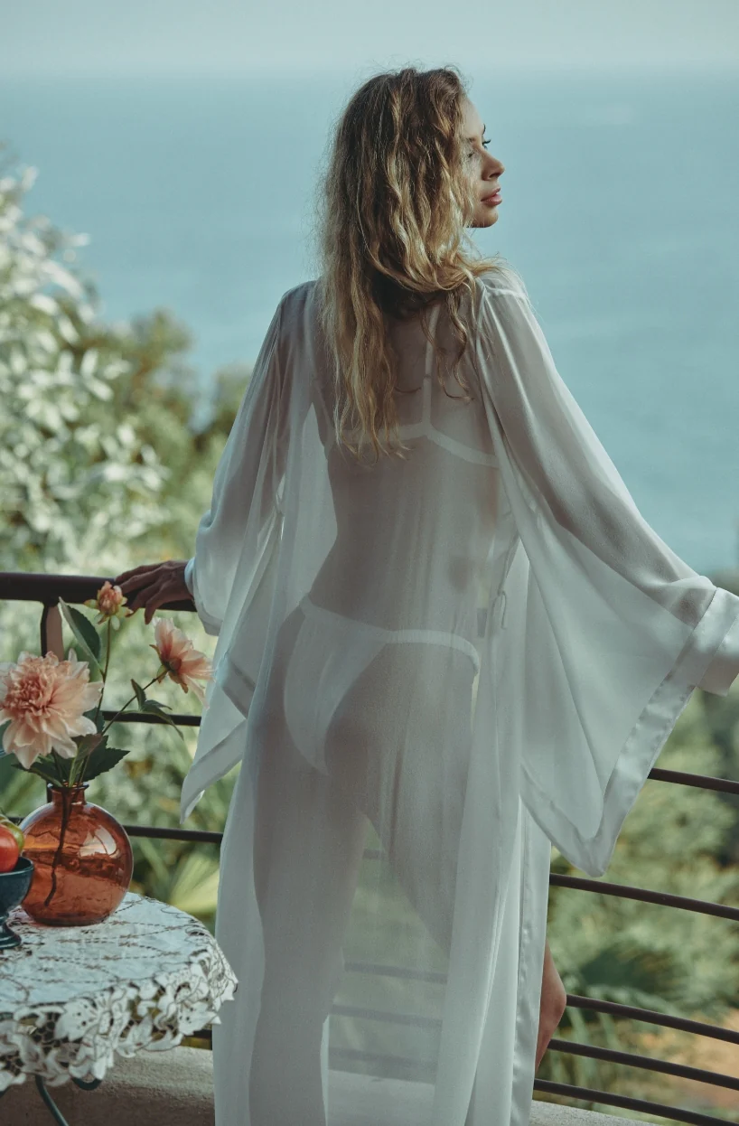 Kimono long Calista en mousseline de soie blanche - Image 4