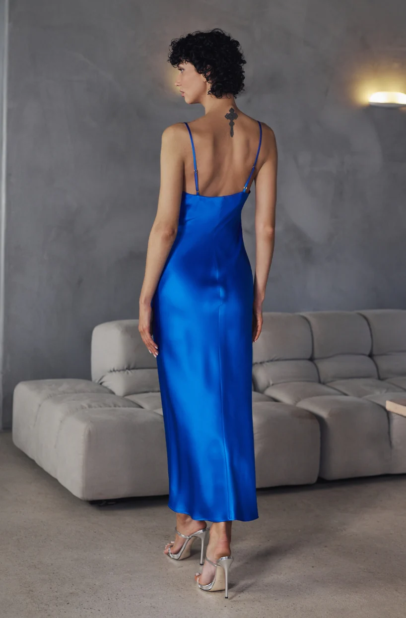 Nuisette longue Betty en satin de soie bleu - Image 2