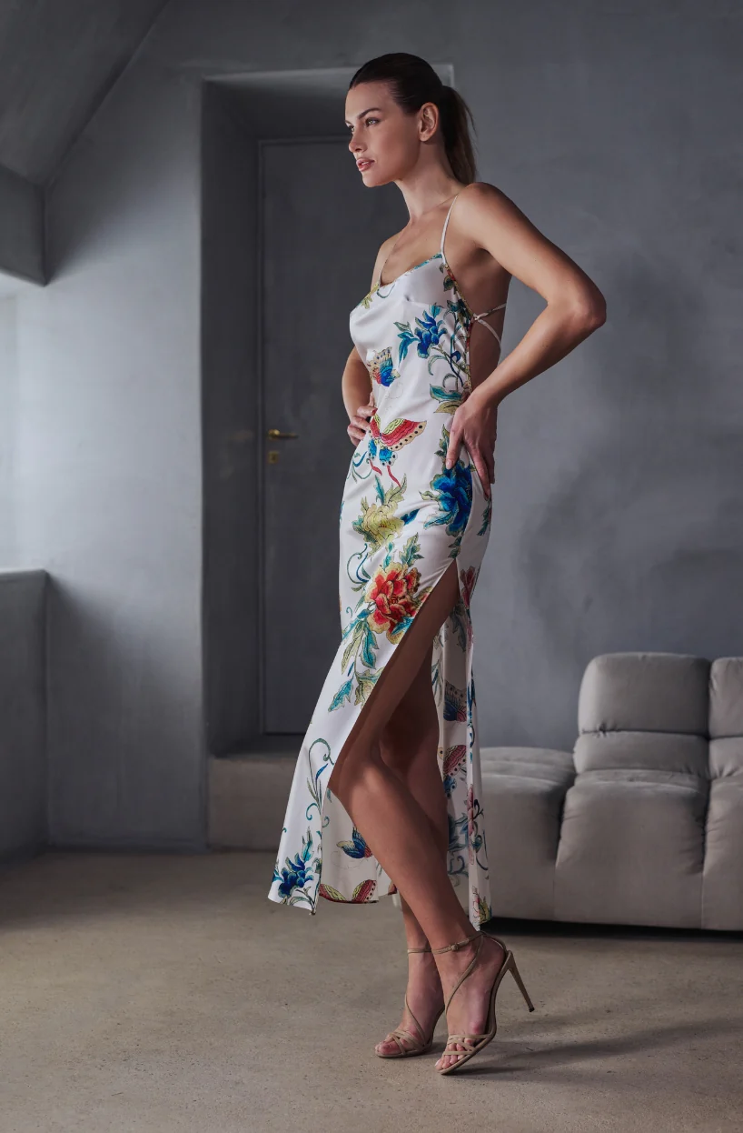 Nuisette longue en soie à motifs et dos sexy - Image 3