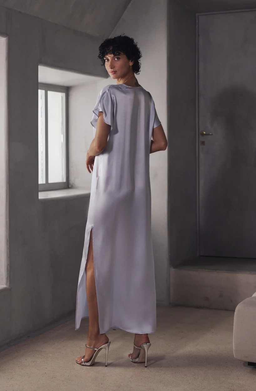 Chemise de nuit longue Branda en satin et dentelle bleue acier - Image 2