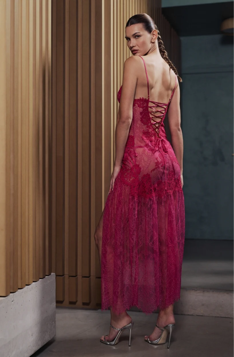 Nuisette longue en dentelle rose Brooke - Image 2