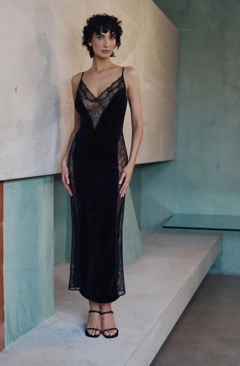 Robe nuisette longue sexy en velours et dentelle Billie - Image 2