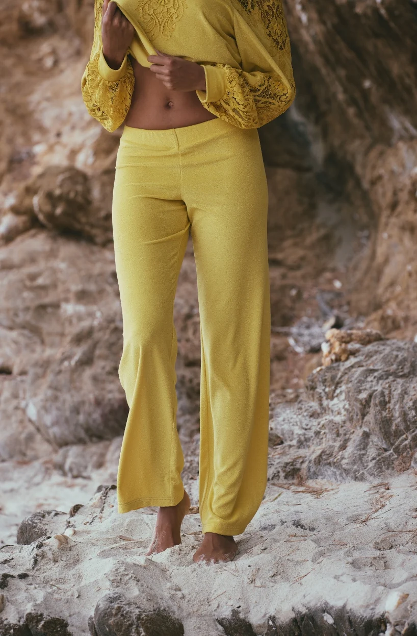 Pantalon de plage Aphrodite en molleton de coton jaune - Image 3