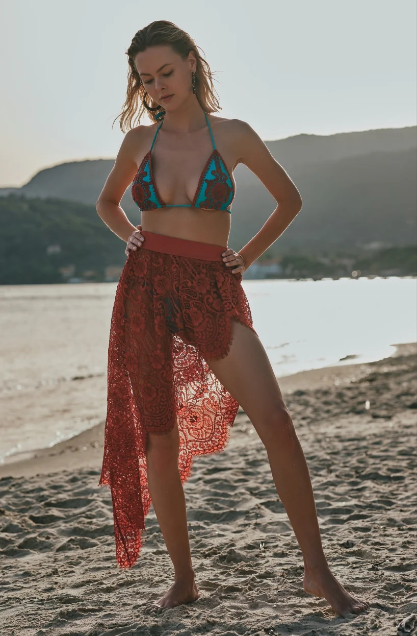 Paréo long Aphrodite en dentelle rouge - Image 2