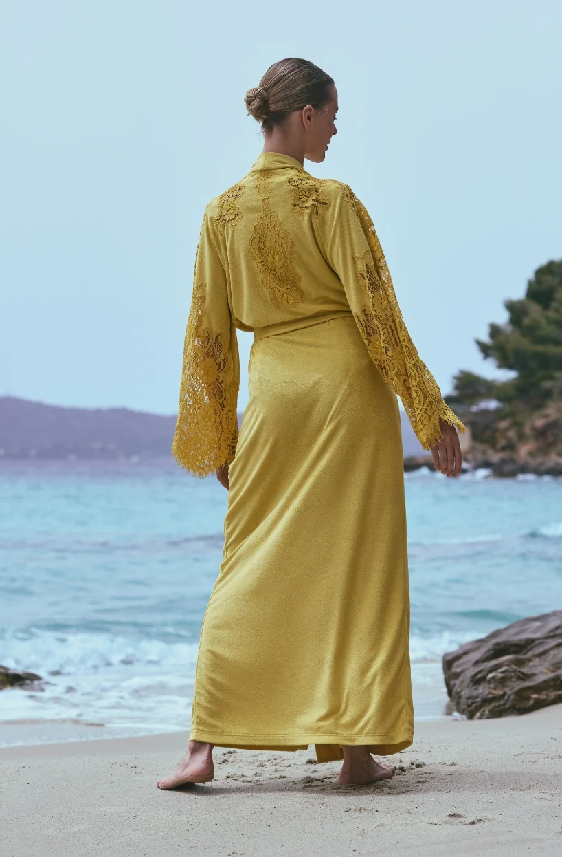 Peignoir long Aphrodite en molleton de coton et dentelle jaune - Image 3