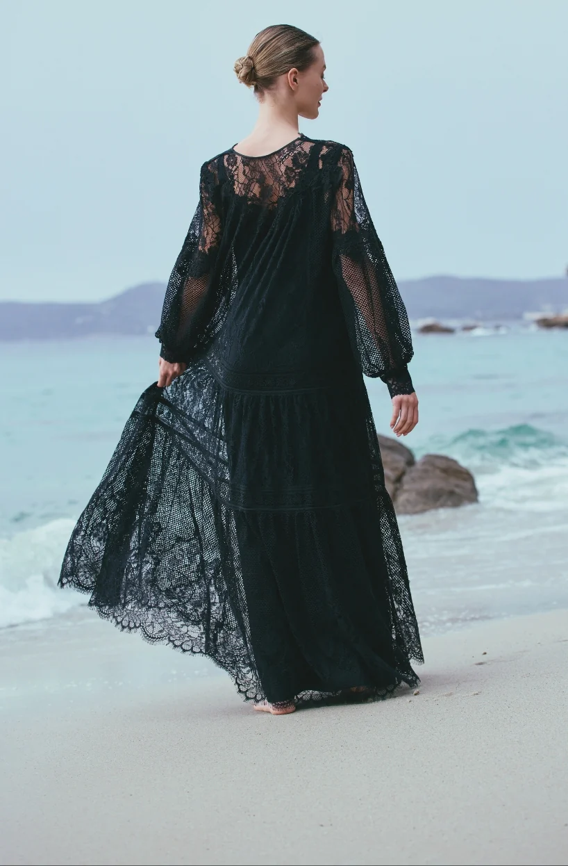 Robe longue Angèle en dentelle noire - Image 3