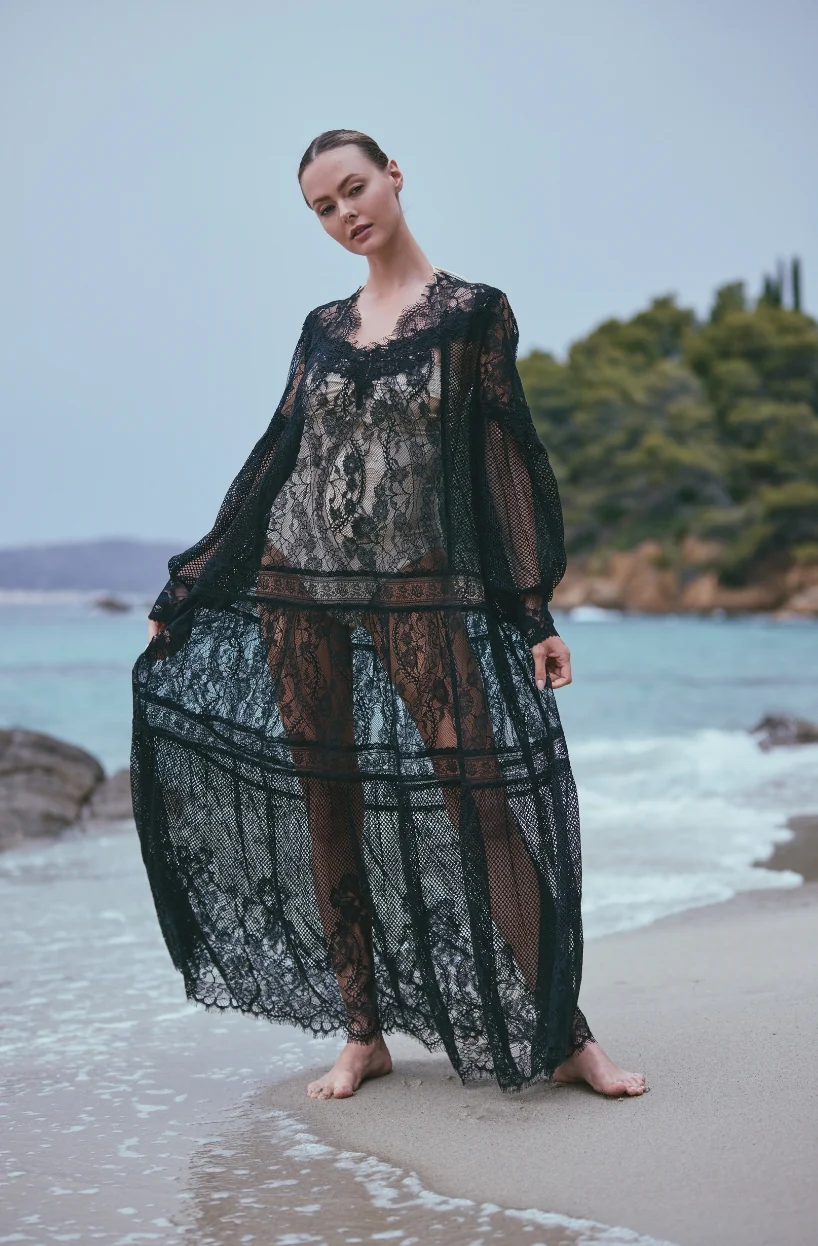 Robe longue Angèle en dentelle noire - Image 4