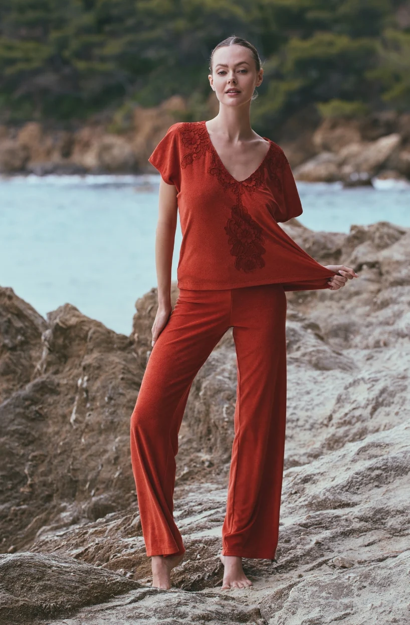 Top à manches courtes Aphrodite en molleton de coton et dentelle rouge - Image 3