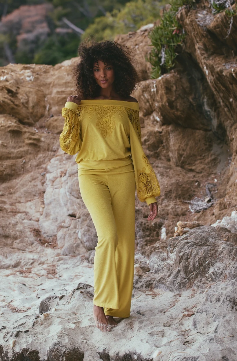 Top à manches longues Aphrodite en molleton de coton et dentelle jaune - Image 3