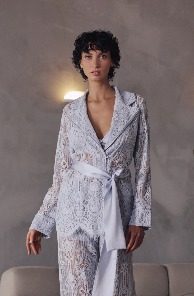 Veste tailleur en dentelle bleue Branda - Image 3