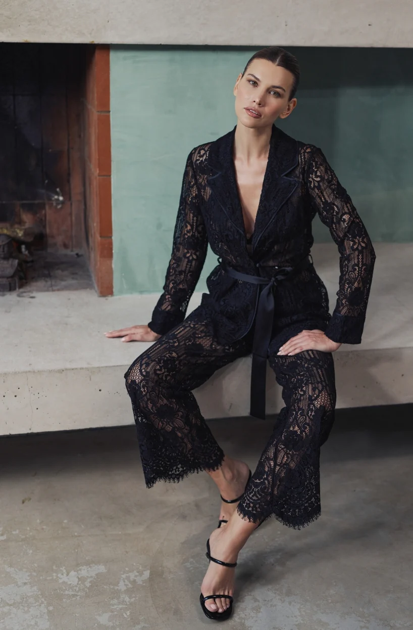 Veste tailleur en dentelle noire Branda - Image 3